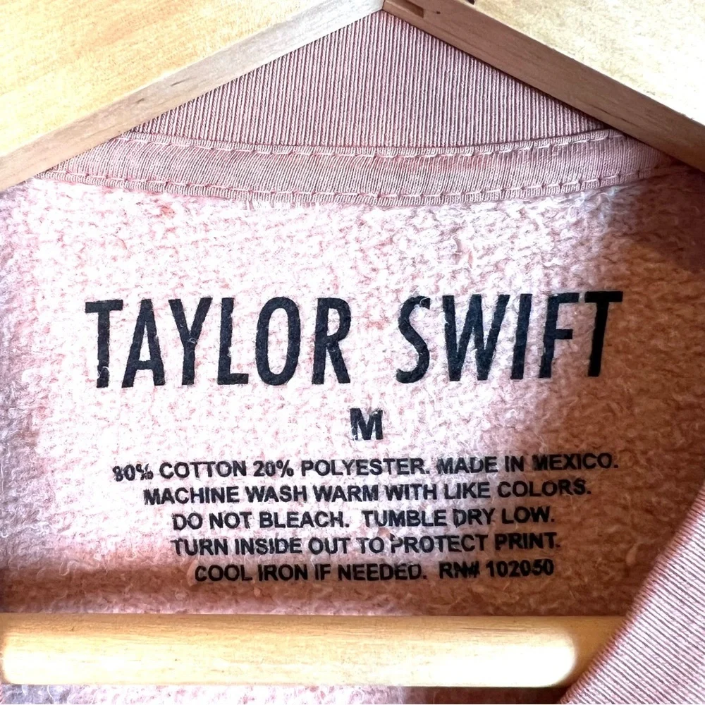 Taylor Swift RED You Look Like Bad News Pink Sweatshirt Size Medium - Picture 4 of 4
